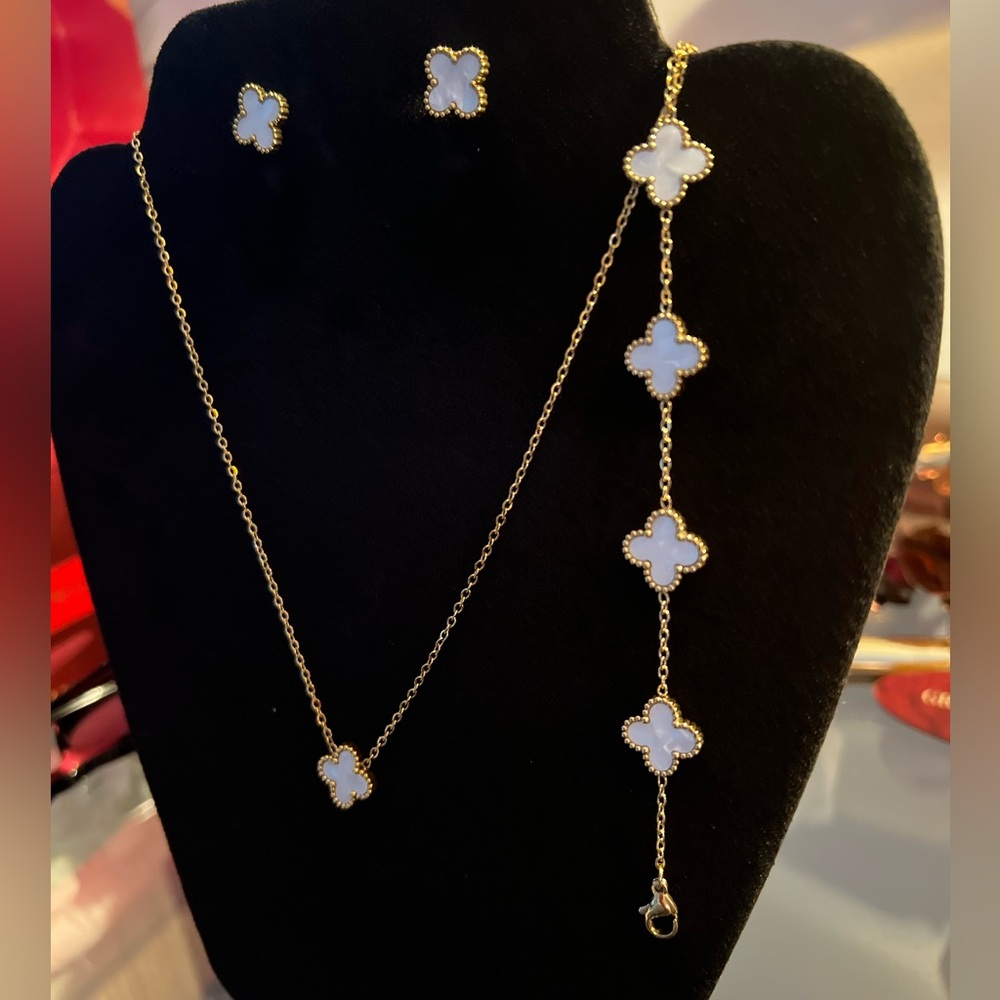 3 pieces White luxe Clover set stainless steel